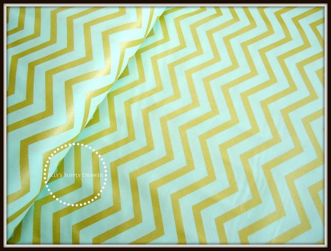 Sleek Pearlized Gold Chevron on Mist
